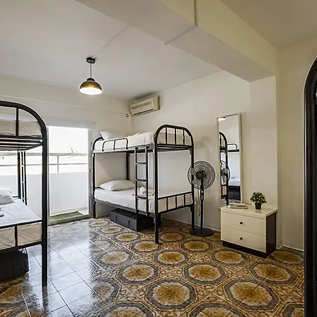 White Hostel-3
