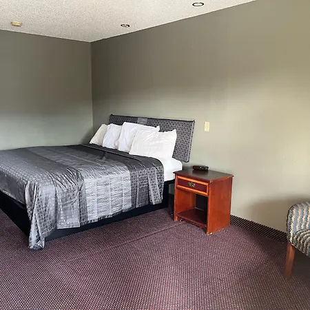 Hallmark Inn And Suites-3