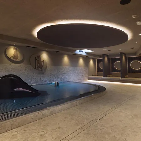 Chalet Tyrolian Apartments - By Familiaris - Pools 500 Meters-2