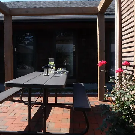 Cape Cod Veranda-2