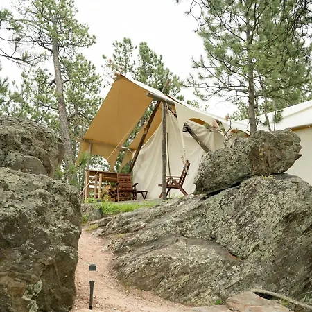 Under Canvas Mount Rushmore-3