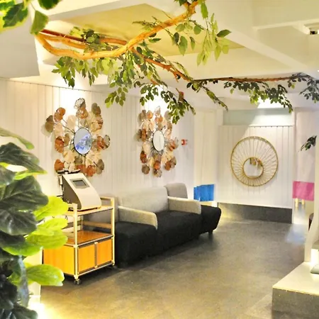 Selah Pods Hotel Manila-3