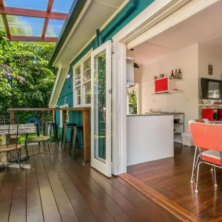 Frankies Beach House - 1 A Carlyle Lane-3