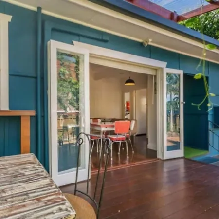 Frankies Beach House - 1 A Carlyle Lane-2