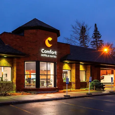 Comfort Hotel & Suites-3