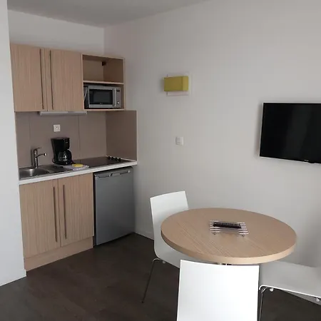 Aparthotel Adagio Access Le Havre Les Docks-2