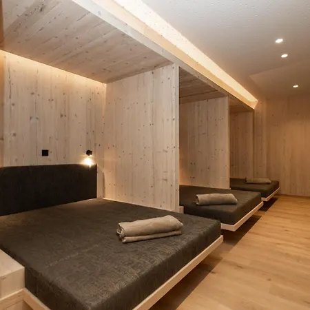 Hotel Kristall-2