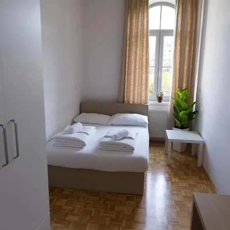 C - Punkt Hostel-2
