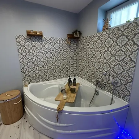 Suite Une Bulle d Evidence avec baignoire spa-2