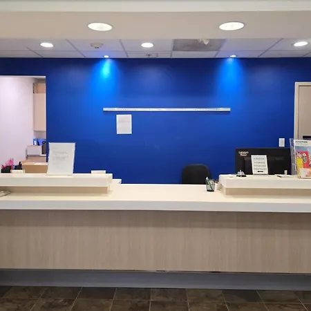 Super 8 By Wyndham Estevan-3