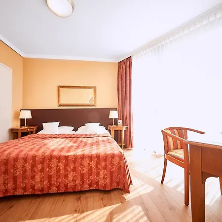 Cliff Hotel Ruegen-3
