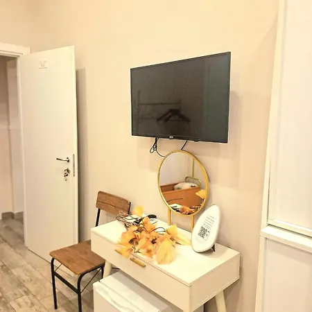 Concept b&b naples- camere moderne con balcone vicino al centro-2