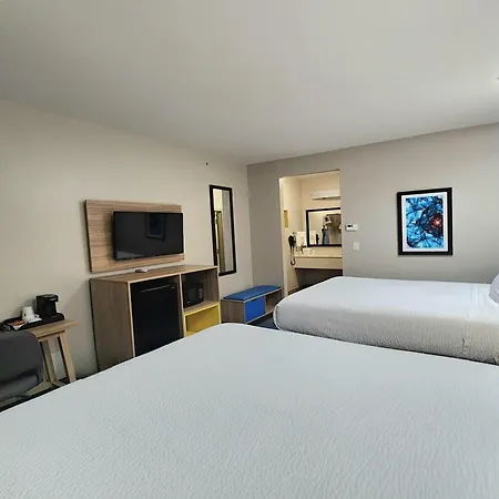 Days Inn & Suites By Wyndham Katy-2