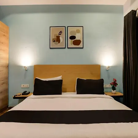 Super Townhouse Rohini Sector 23-2
