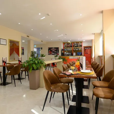 Hotel The Brand-2