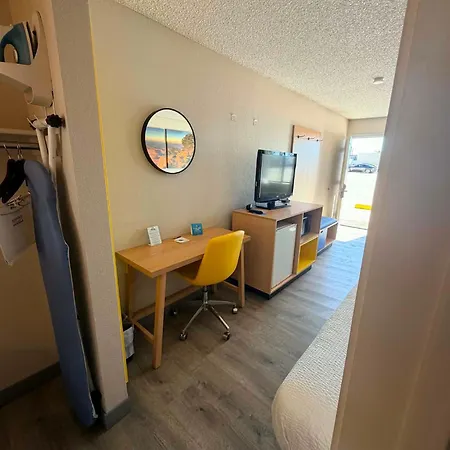 Days Inn By Wyndham Kingman West-2