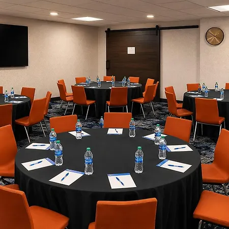 Holiday Inn Express Wixom By Ihg-2