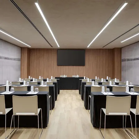 Novotel Valencia Lavant-2