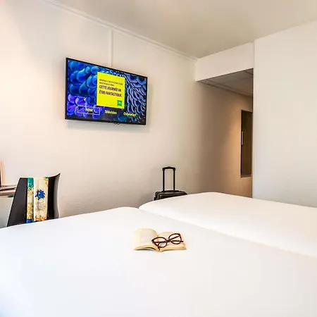Ibis Styles Paris Tolbiac Bibliotheque-2