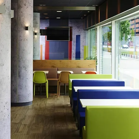 Ibis Budget Zurich City West-3