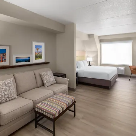 La Quinta Inn & Suites By Wyndam Knoxville West-3