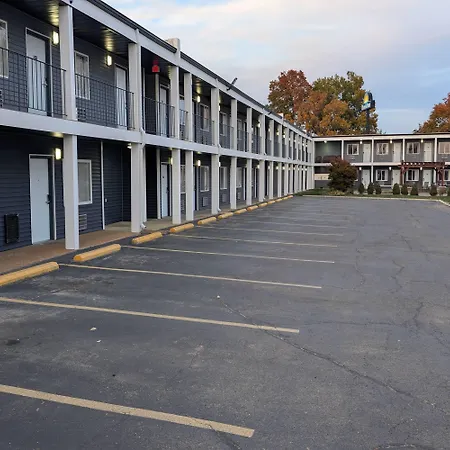 Days Inn By Wyndham Champaign/Urbana-2