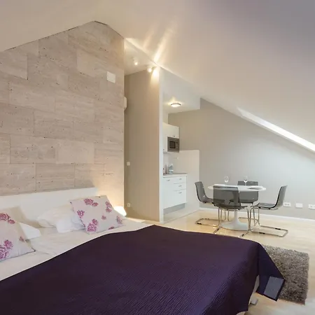Laura Lux Suites-3