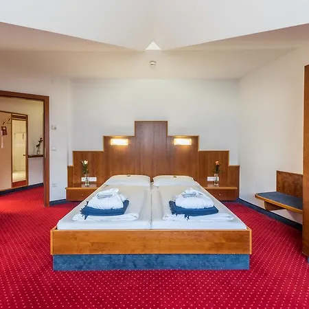Hotel Paradies-2