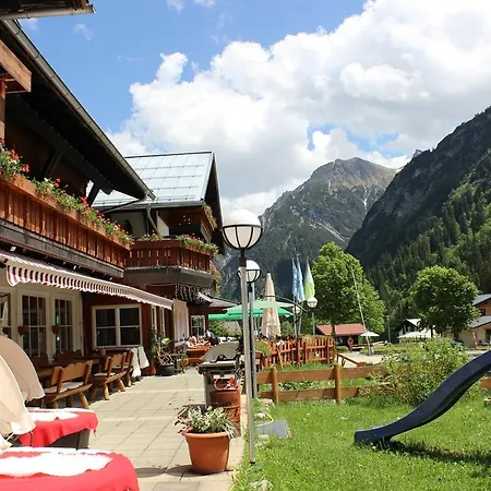 Alpenhotel Widderstein-3