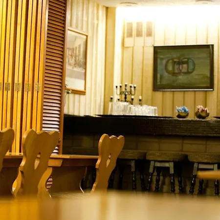 Beaver Hotel-3