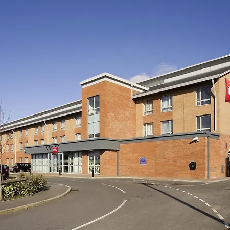Ibis Swansea-3