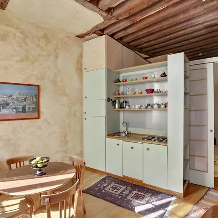 Saint Paul, Rue Des Rosiers - Id 24-3