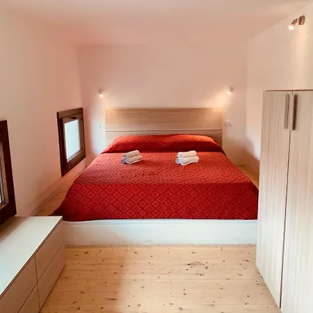 Luxar Room-2