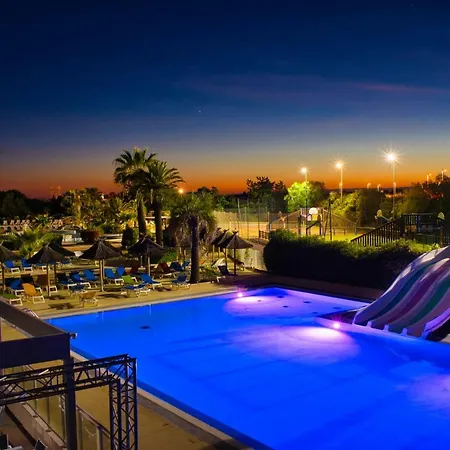 Camping Resort Les Champs Blancs-3