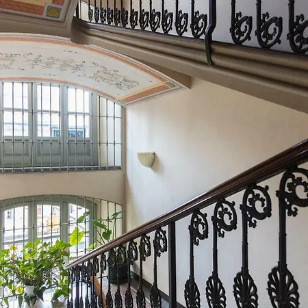 Casa delle colonne - grande immobile di design-2