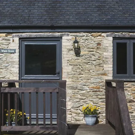 Goonwinnow Farm Cottages-2