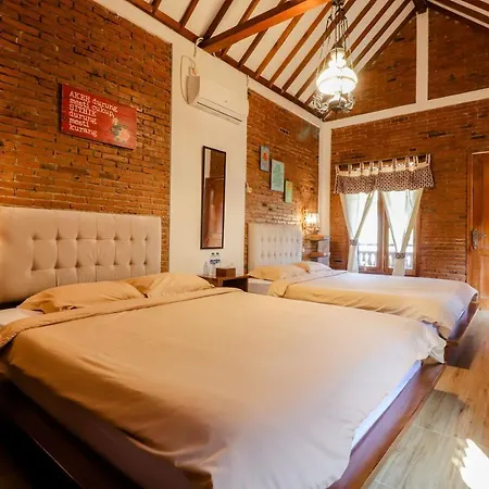 Omah Teras Bata Guesthouse-2