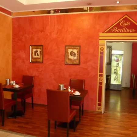 Hotel Mondial-2
