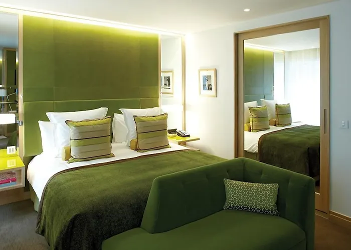 Crowne Plaza London Battersea