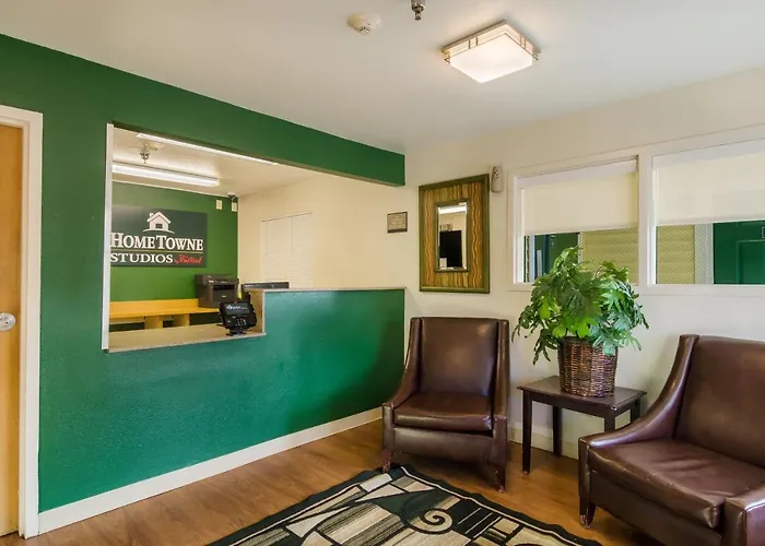 Hometowne Studios By Red Roof - Glendale/ Cherry Creek