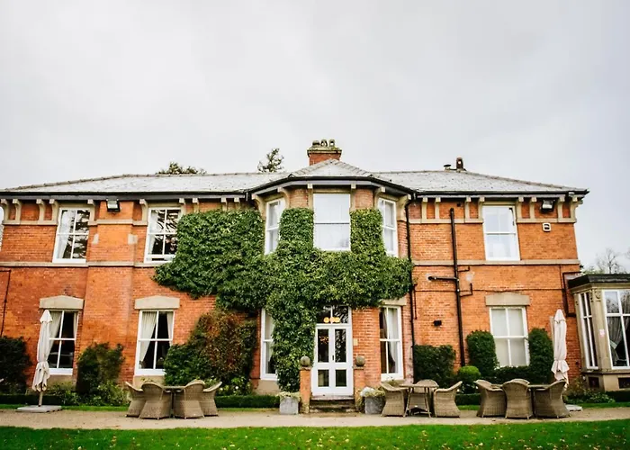 Bartle Hall Hotel