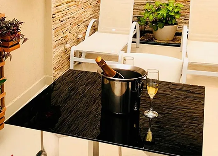 Hotel 5 estrelas: Lessence Motel