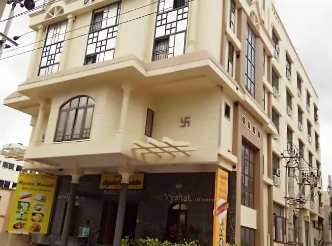 Cheap hotels Vyshak International