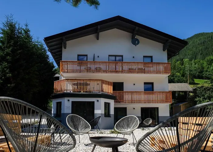 Rmg Roses Apartments