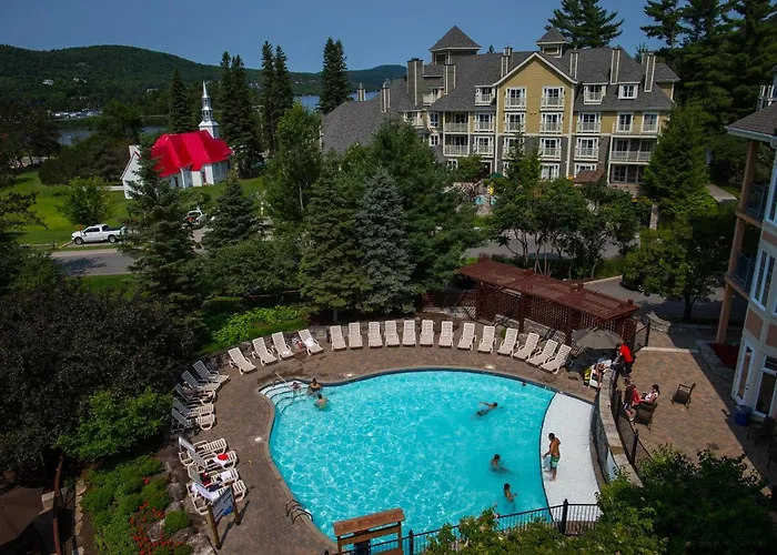 Hot Tub in Room La Tour Des Voyageurs II
