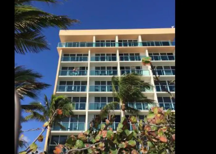 Resort: Jupiter Beach Resort & Spa