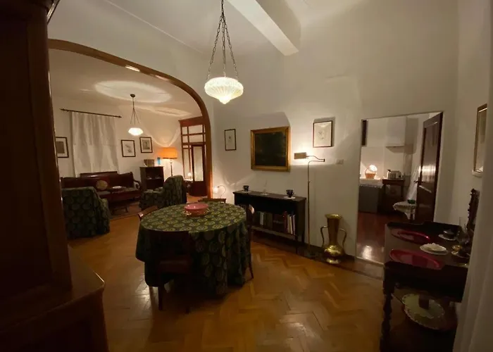 Hotel familiare: Le Case Cavallini Sgarbi di Rina Cavallini