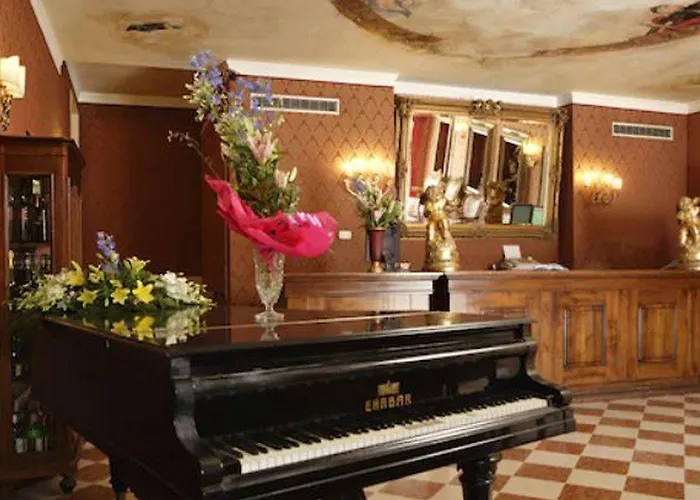 Venice Hotel Villa Dori