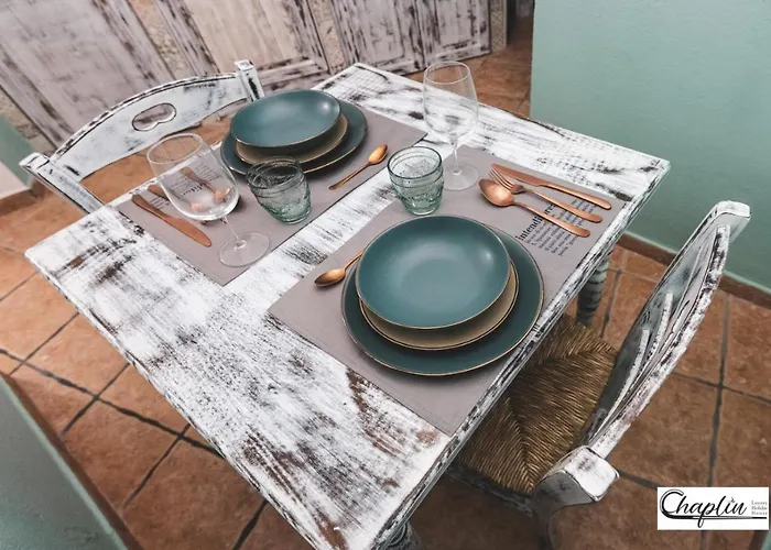 Chaplin Luxury Holiday House