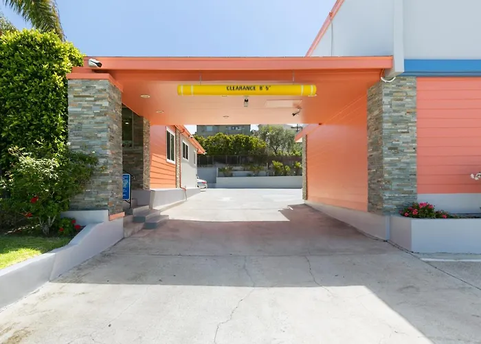 Motels Pacific Coast Inn